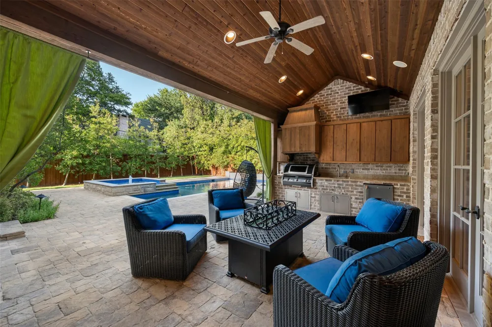 6043 Meadow Road Dallas, TX 75230