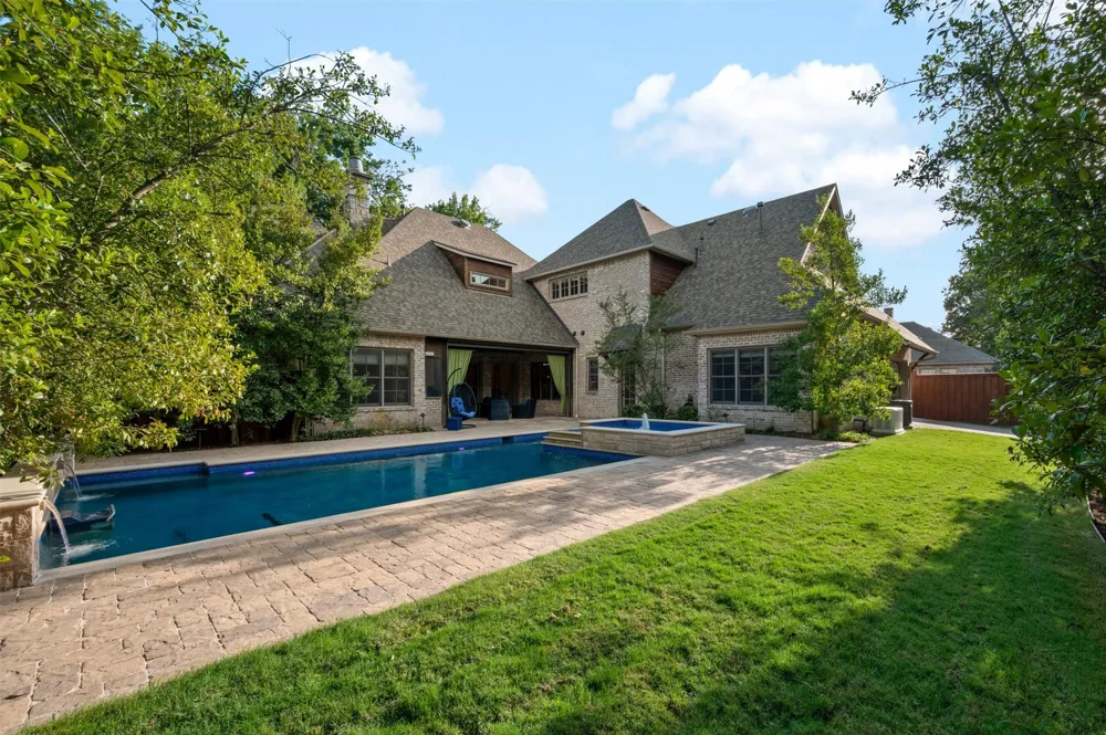 6043 Meadow Road Dallas, TX 75230