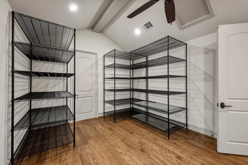 6043 Meadow Road Dallas, TX 75230