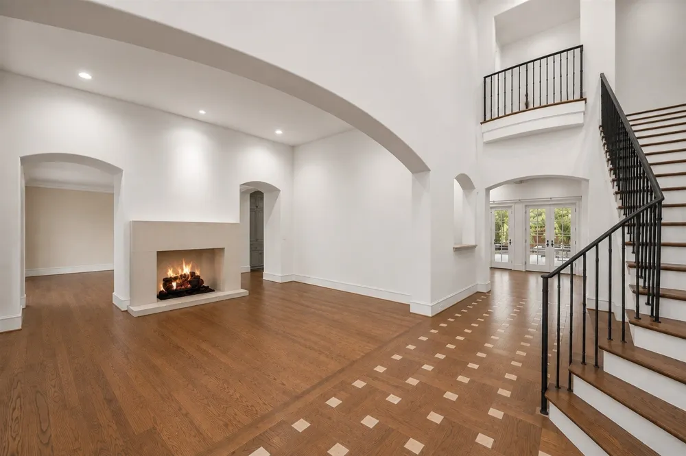 6043 Meadow Road Dallas, TX 75230