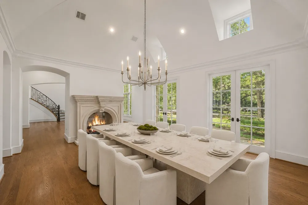 6043 Meadow Road Dallas, TX 75230
