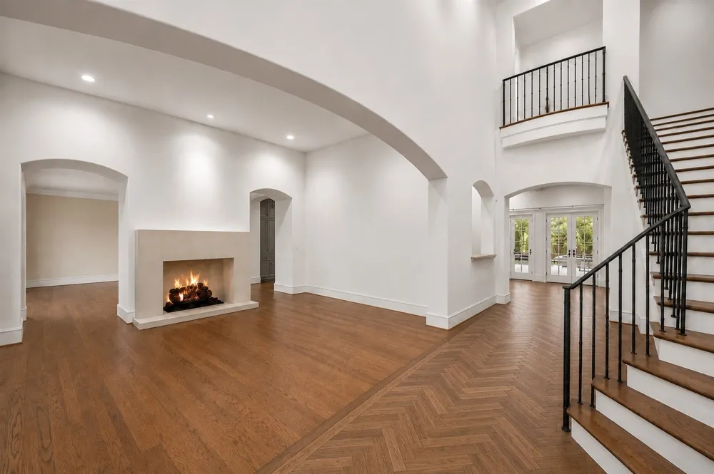 6043 Meadow Road Dallas, TX 75230