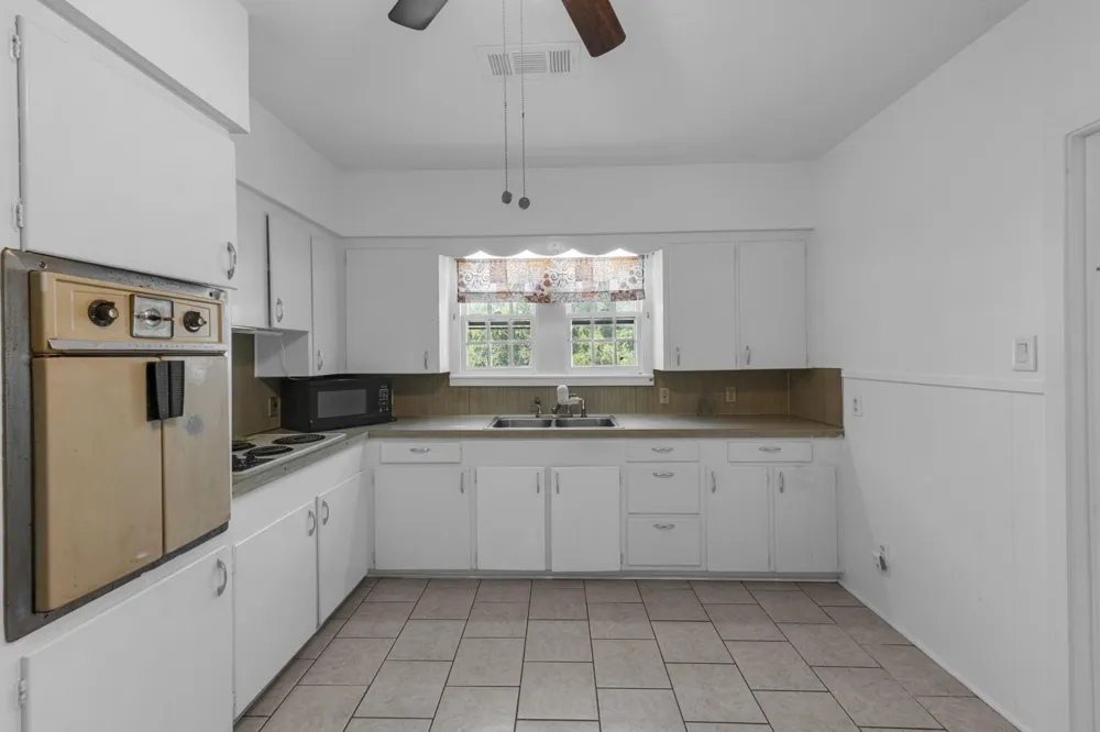 405 Missouri Street Liberty, TX 77575