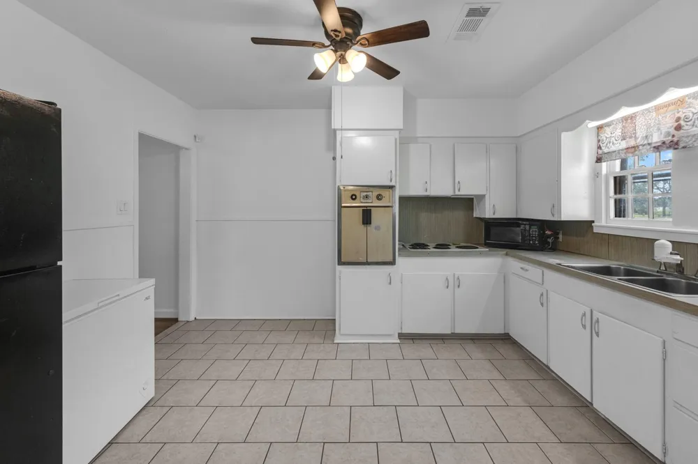 405 Missouri Street Liberty, TX 77575