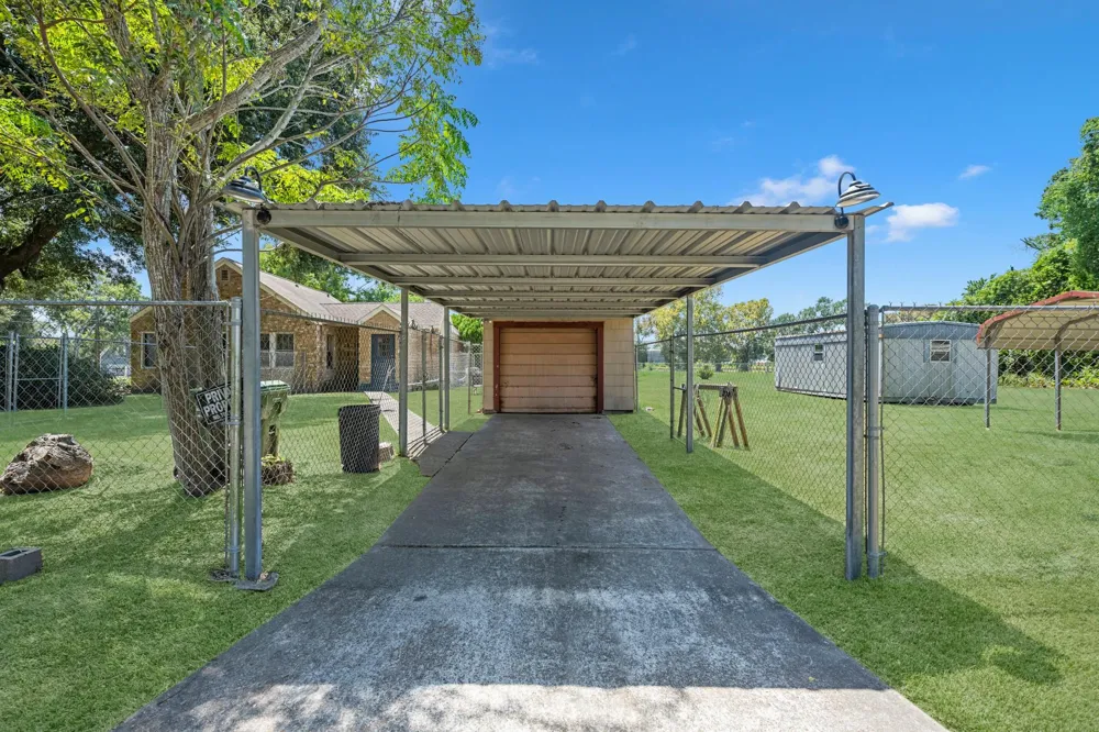 405 Missouri Street Liberty, TX 77575