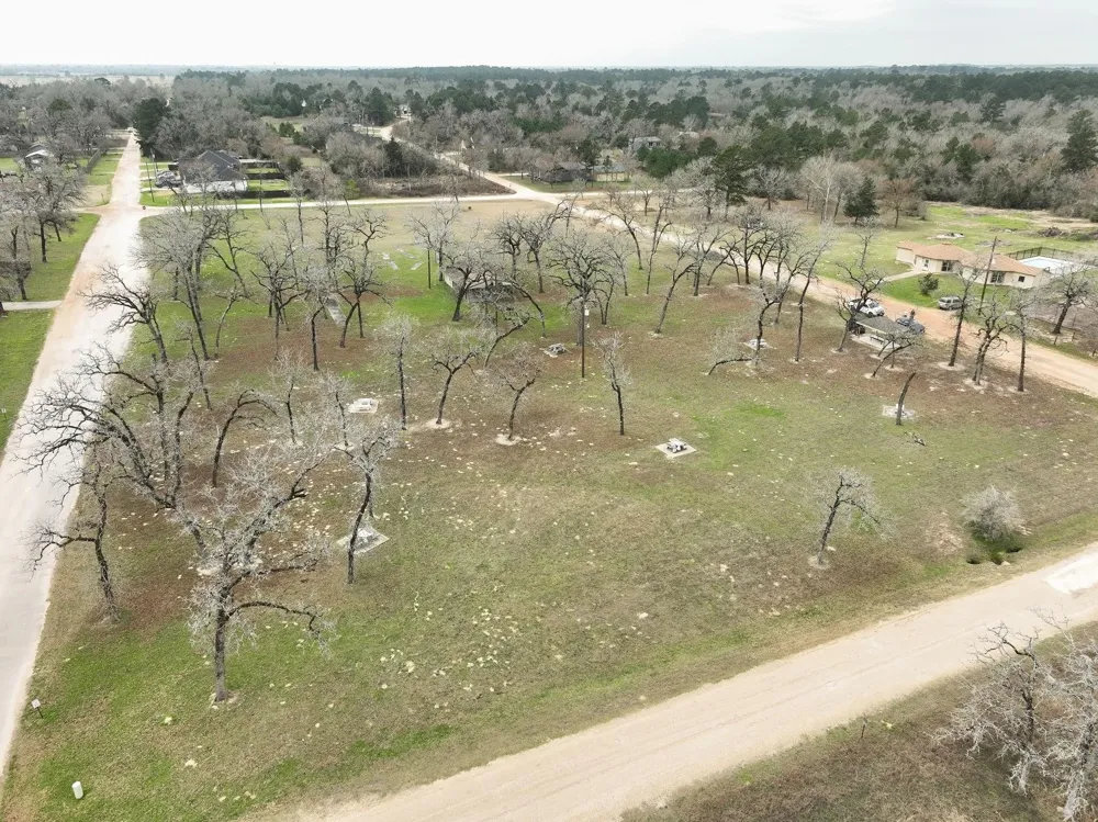 26439 Lakeshore Drive Hempstead, TX 77445