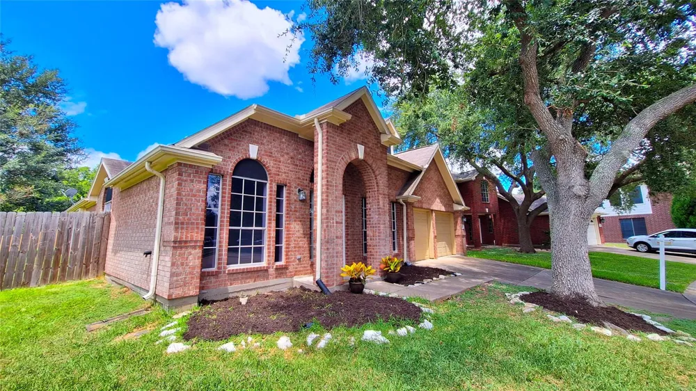 17122 Canterbury Green Court Sugar Land, TX 77498