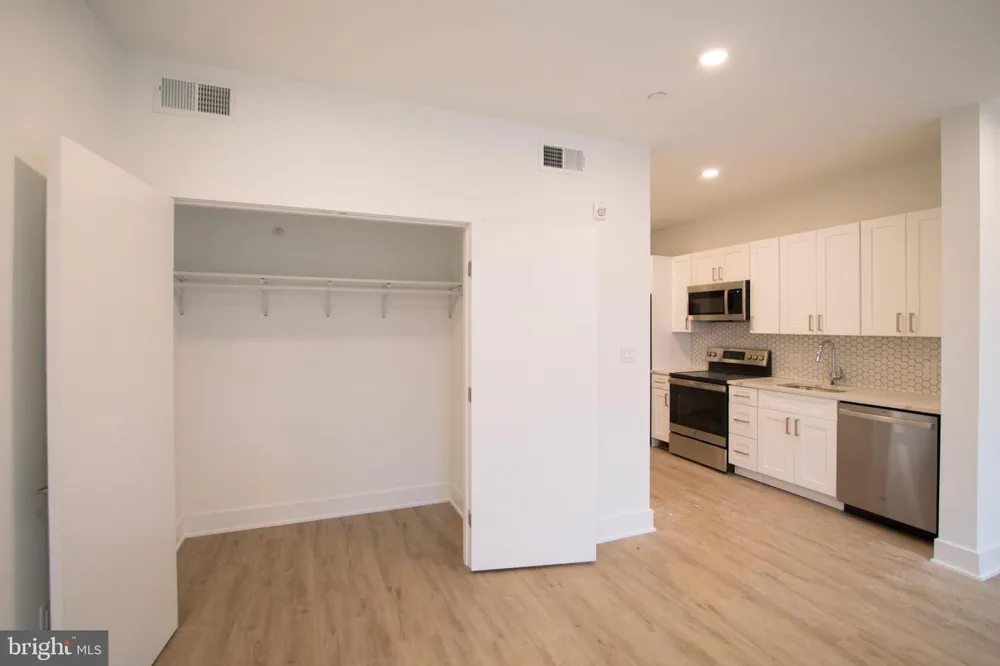 1325 LEE STREET #UNIT 405 Philadelphia, PA 19125