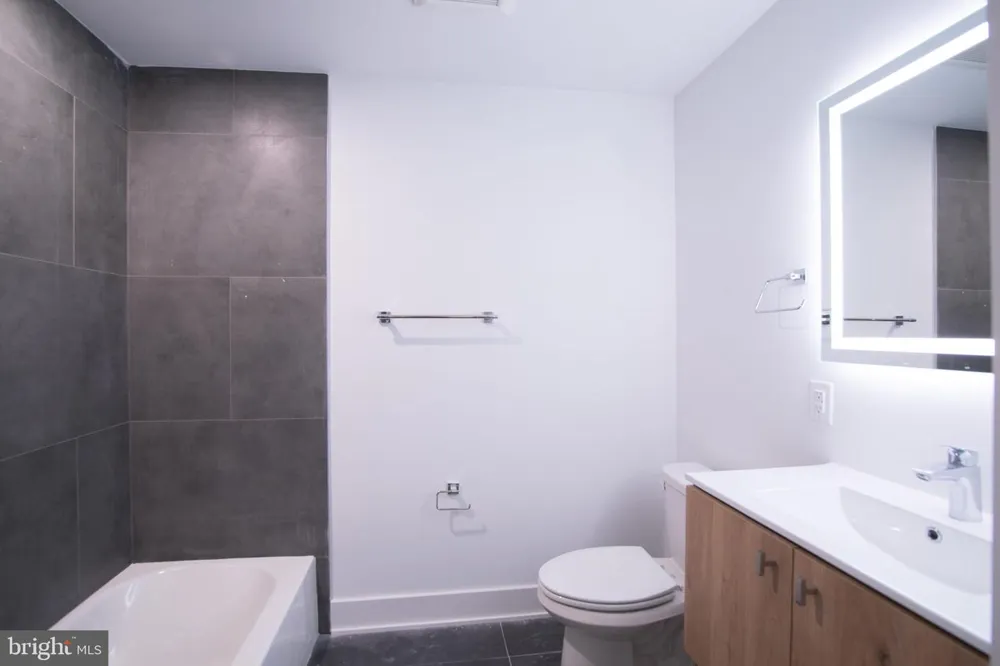 1325 LEE STREET #UNIT 405 Philadelphia, PA 19125