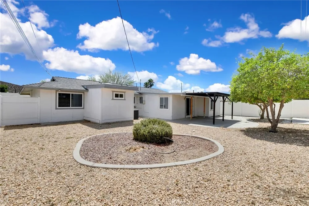 27086 Wentworth Drive Sun City, CA 92586