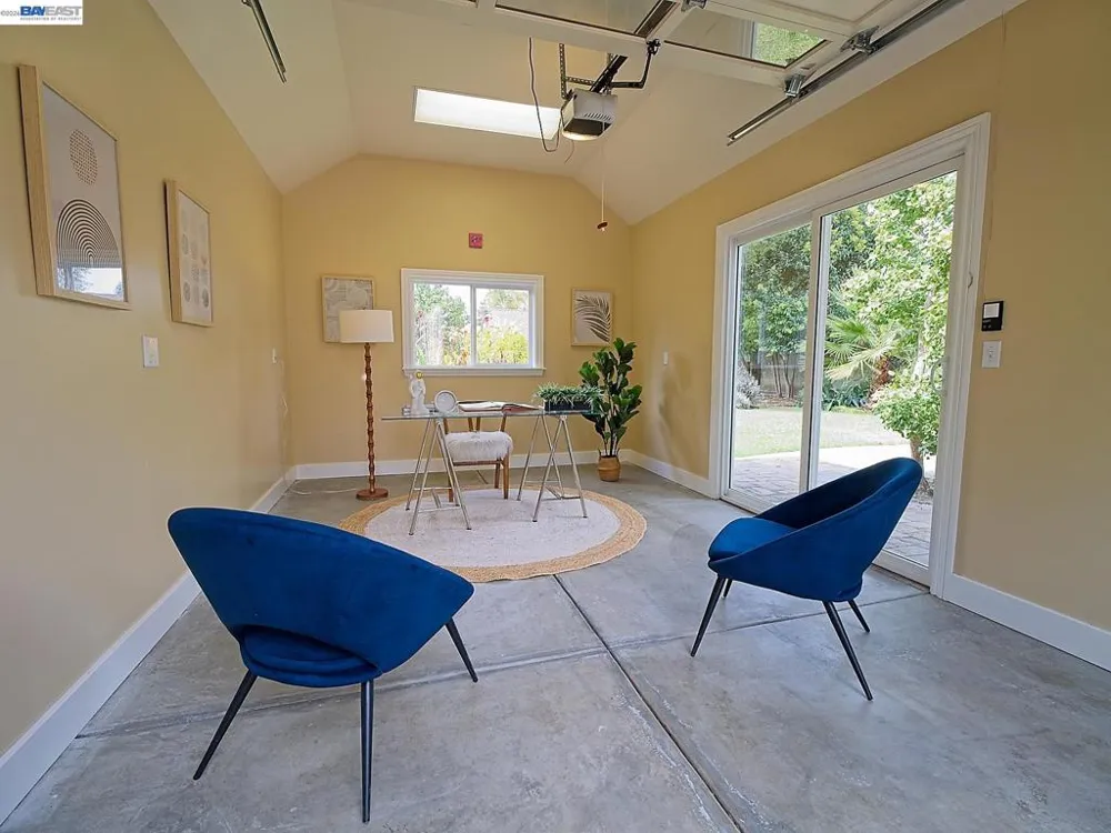 574 Broadmoor Blvd San Leandro, CA 94577