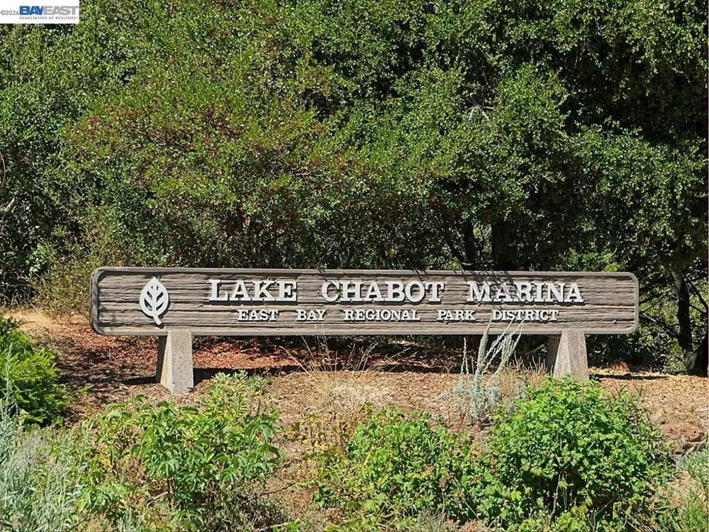 574 Broadmoor Blvd San Leandro, CA 94577