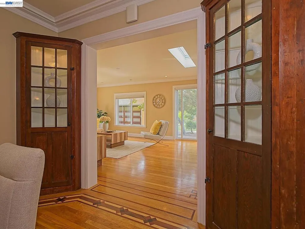 574 Broadmoor Blvd San Leandro, CA 94577