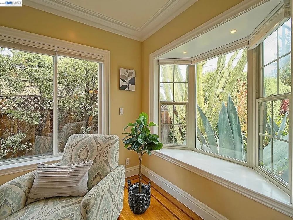 574 Broadmoor Blvd San Leandro, CA 94577