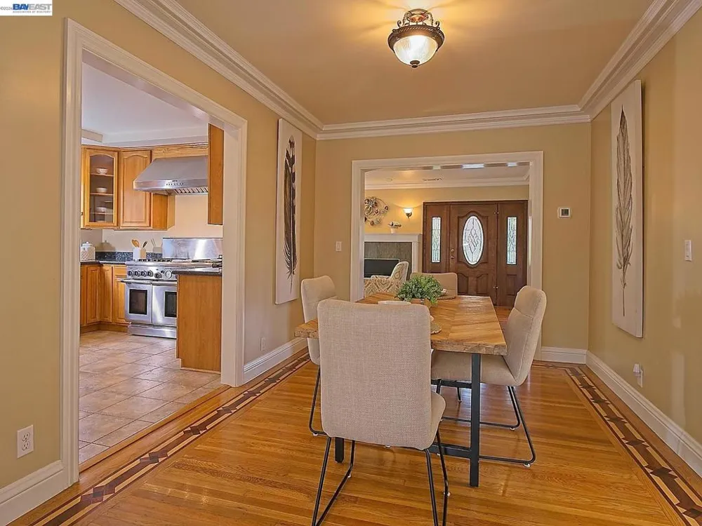 574 Broadmoor Blvd San Leandro, CA 94577
