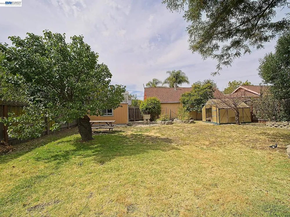 574 Broadmoor Blvd San Leandro, CA 94577
