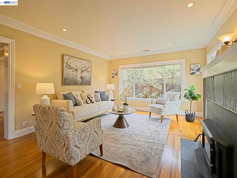 574 Broadmoor Blvd San Leandro, CA 94577
