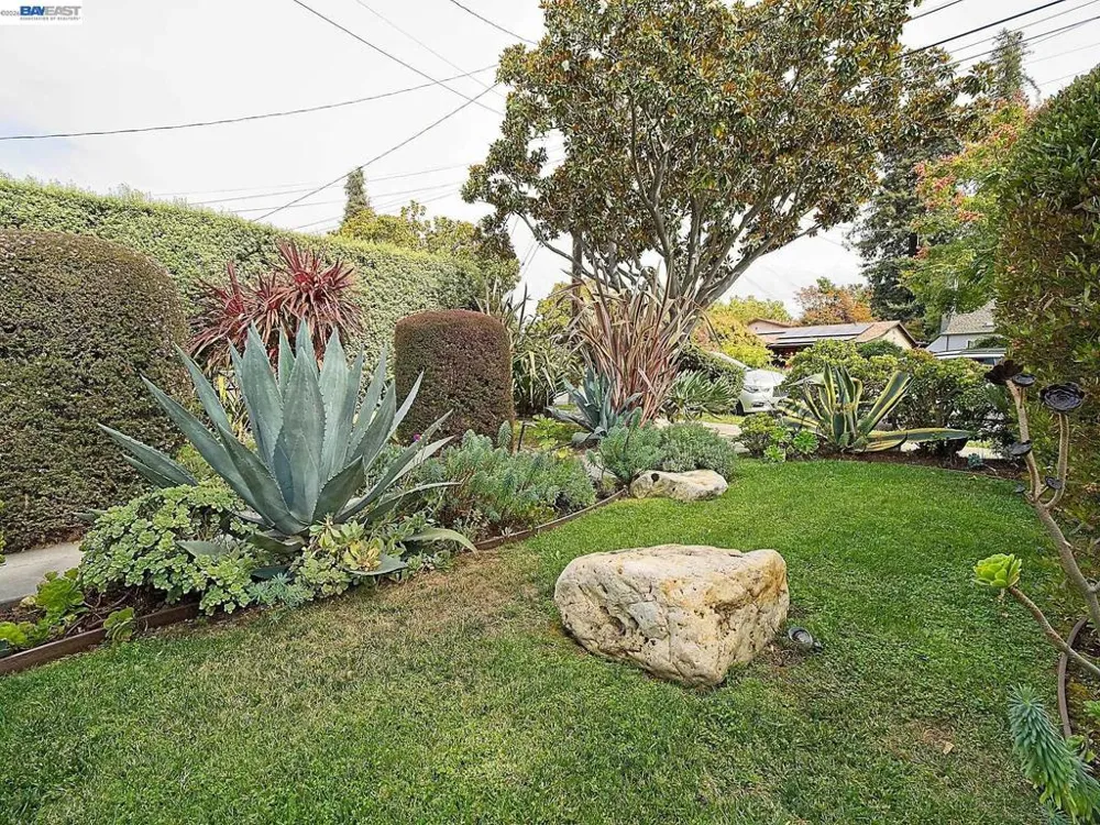 574 Broadmoor Blvd San Leandro, CA 94577