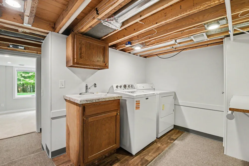 7911 68th Street SE Alto, MI 49302