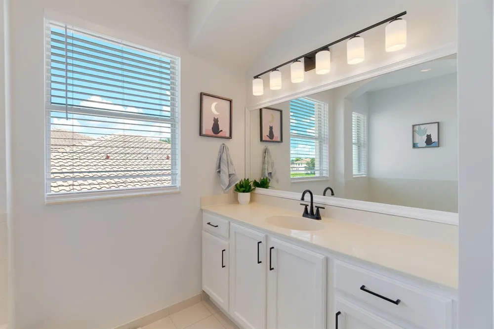 428 Cresta Circle West Palm Beach, FL 33413