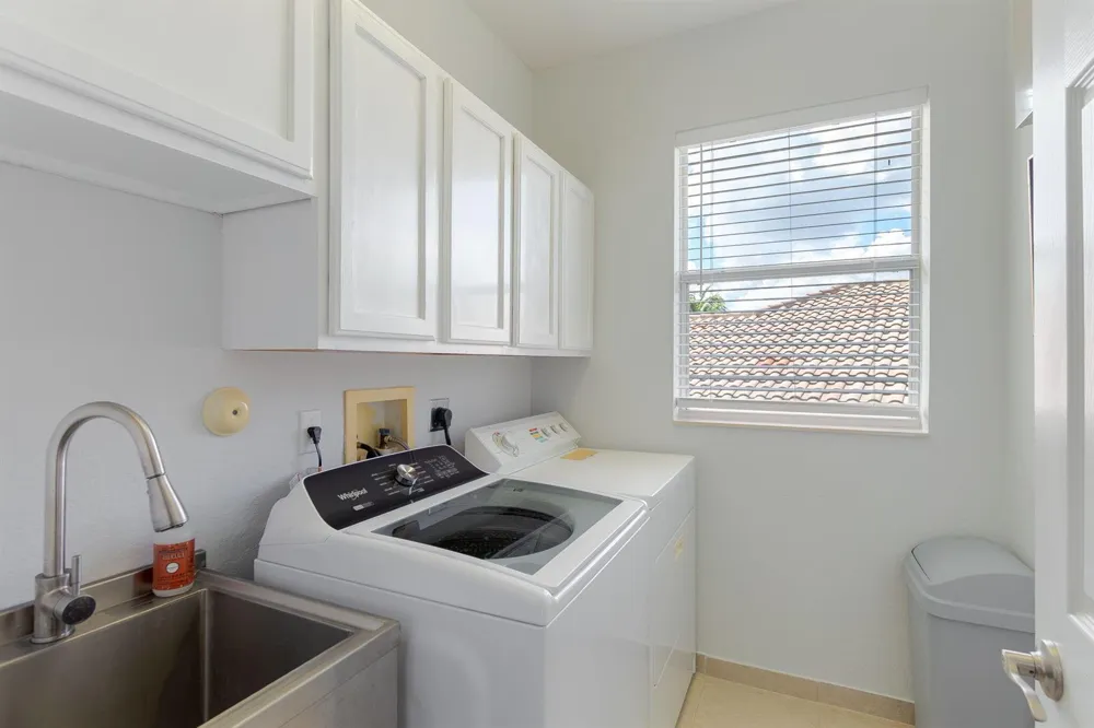 428 Cresta Circle West Palm Beach, FL 33413