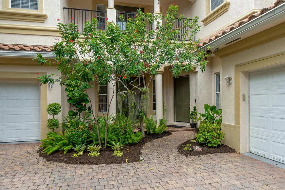 428 Cresta Circle West Palm Beach, FL 33413