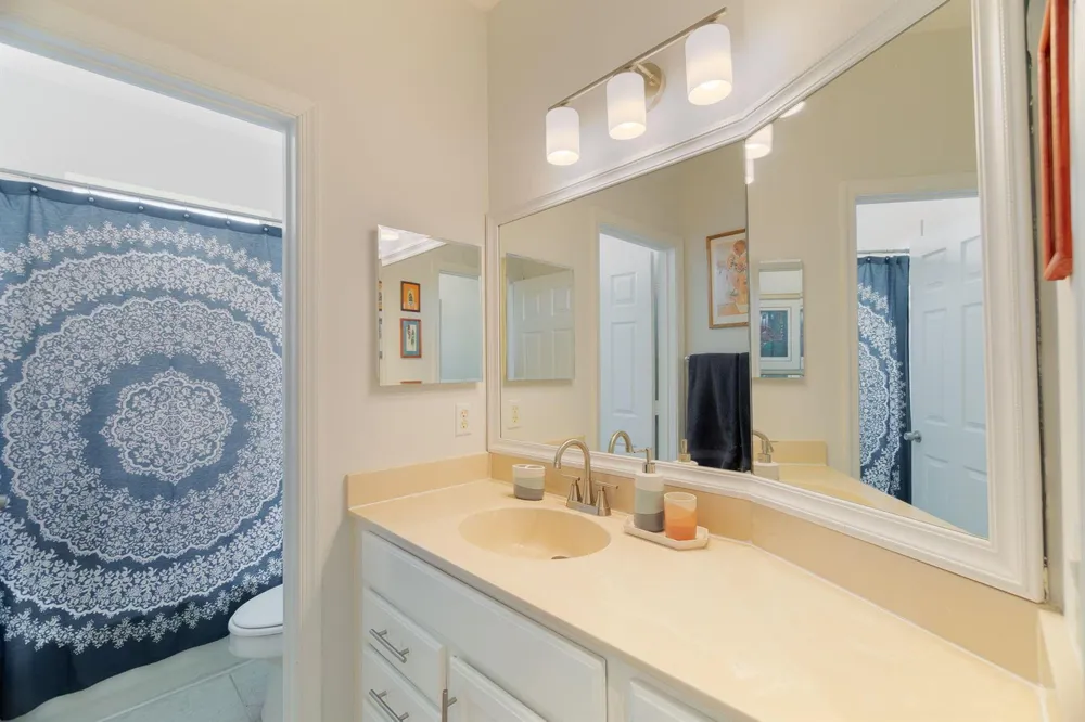 428 Cresta Circle West Palm Beach, FL 33413