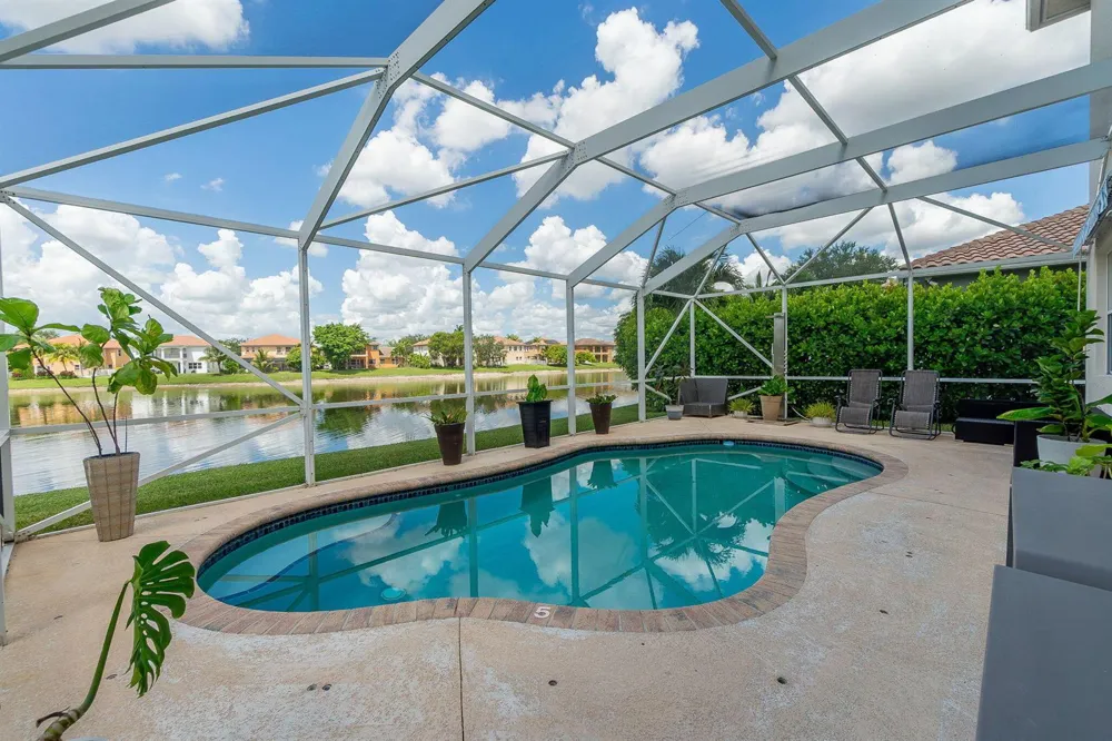 428 Cresta Circle West Palm Beach, FL 33413