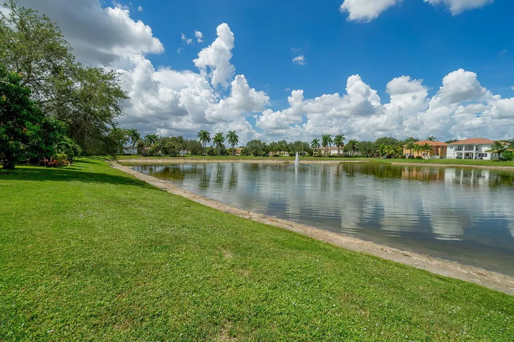 428 Cresta Circle West Palm Beach, FL 33413
