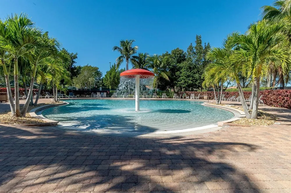 428 Cresta Circle West Palm Beach, FL 33413