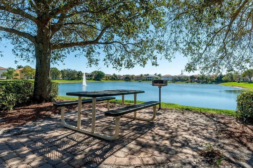 428 Cresta Circle West Palm Beach, FL 33413