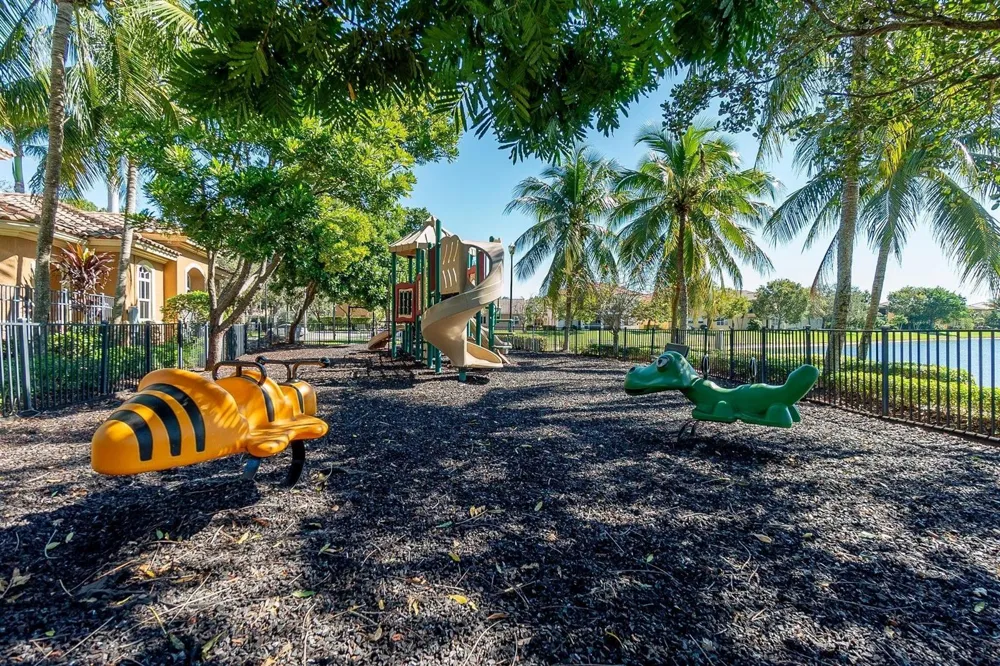 428 Cresta Circle West Palm Beach, FL 33413