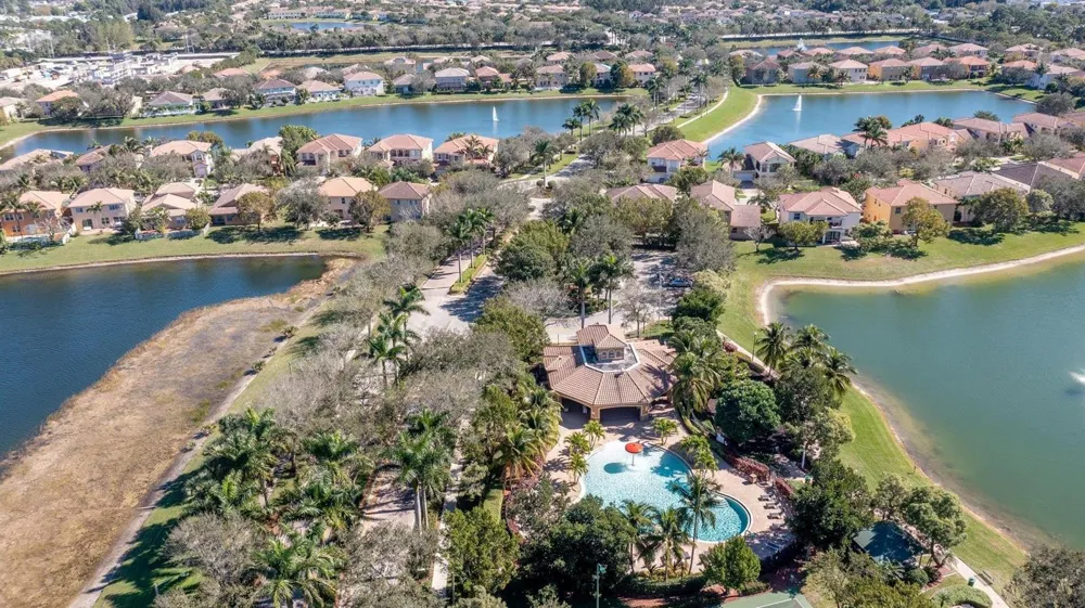 428 Cresta Circle West Palm Beach, FL 33413