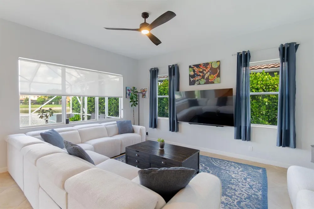428 Cresta Circle West Palm Beach, FL 33413