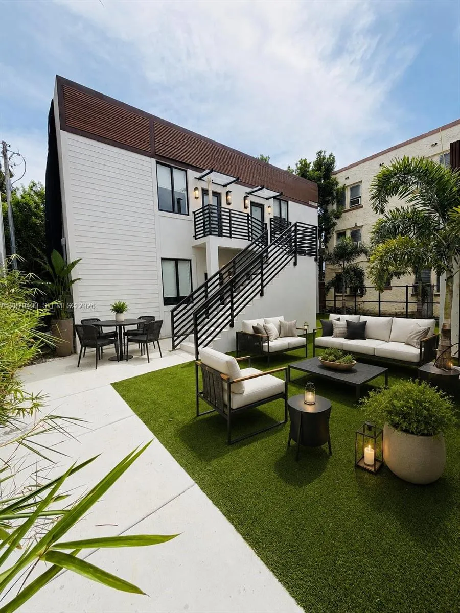 768 NW 2nd St #7 Miami, FL 33128