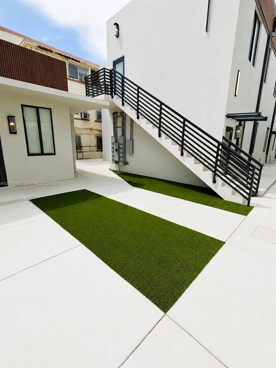 768 NW 2nd St #7 Miami, FL 33128