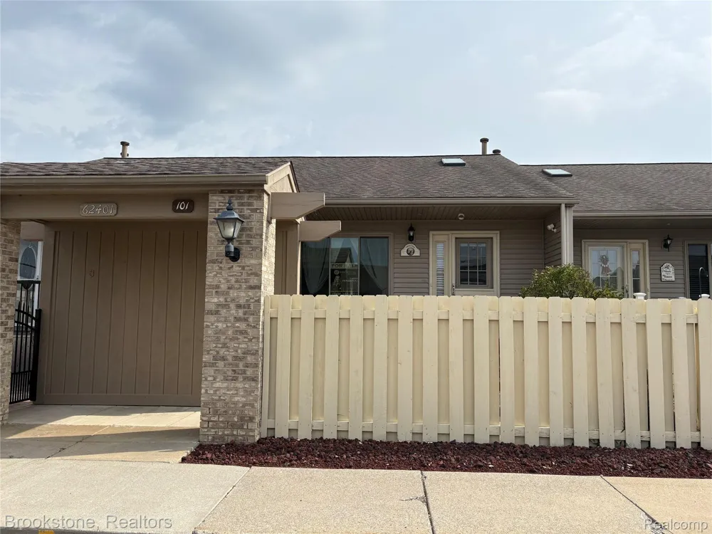 62401 Raleigh Court #4 South Lyon City, MI 48178