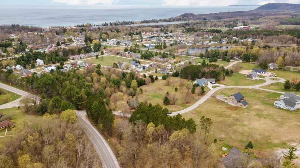 11789 S Roen Drive Leelanau Township, MI 49630