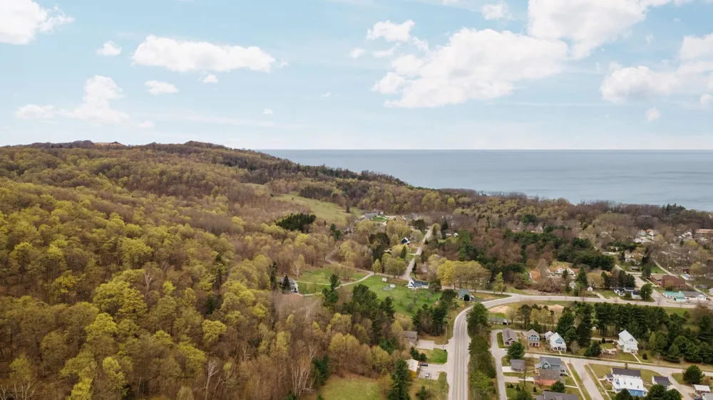 11789 S Roen Drive Leelanau Township, MI 49630