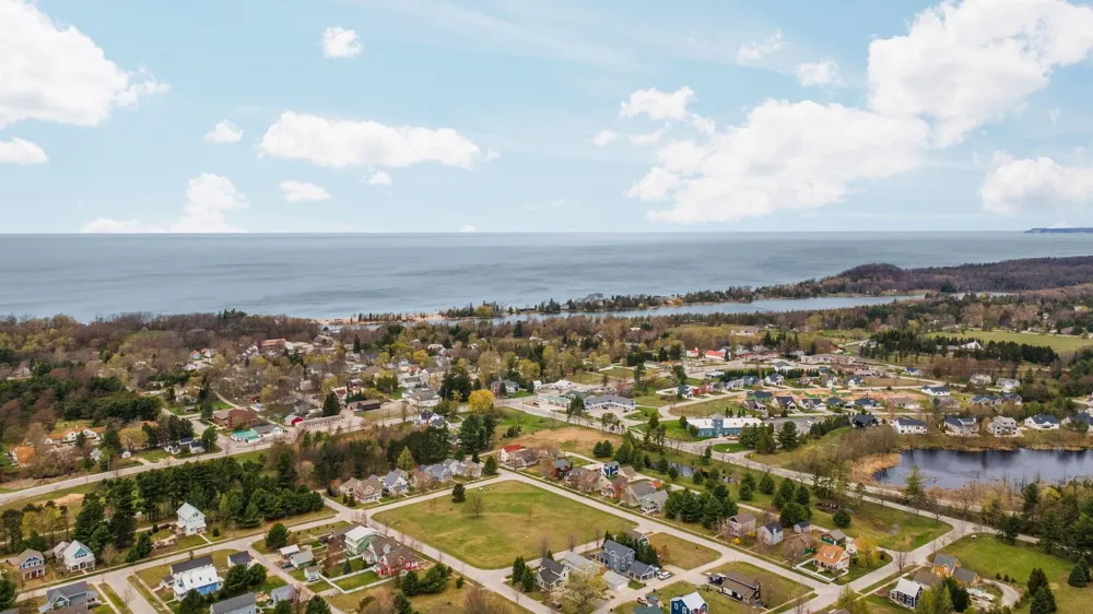 11789 S Roen Drive Leelanau Township, MI 49630