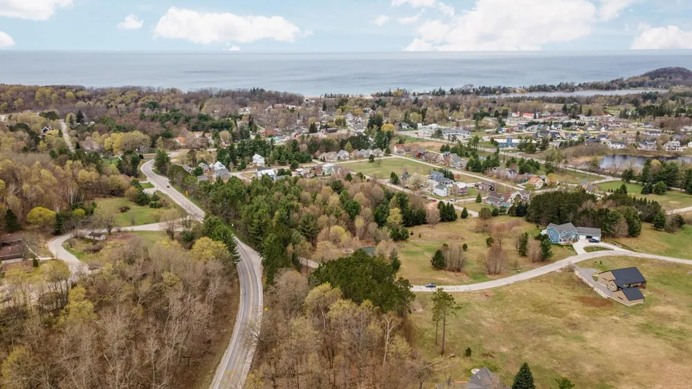 11789 S Roen Drive Leelanau Township, MI 49630