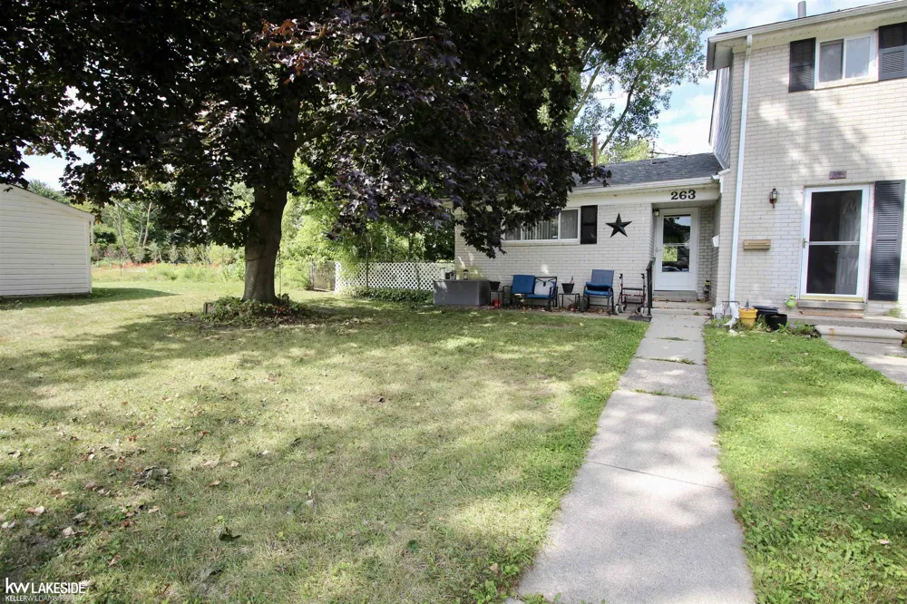 263 Carlson Street Mt Clemens City, MI 48043