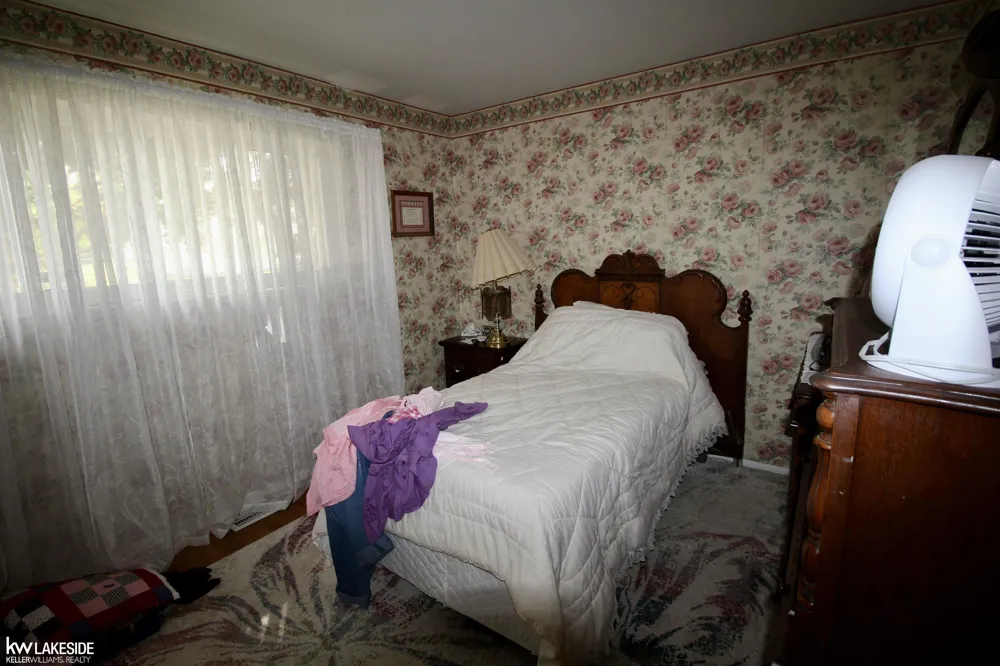 263 Carlson Street Mt Clemens City, MI 48043