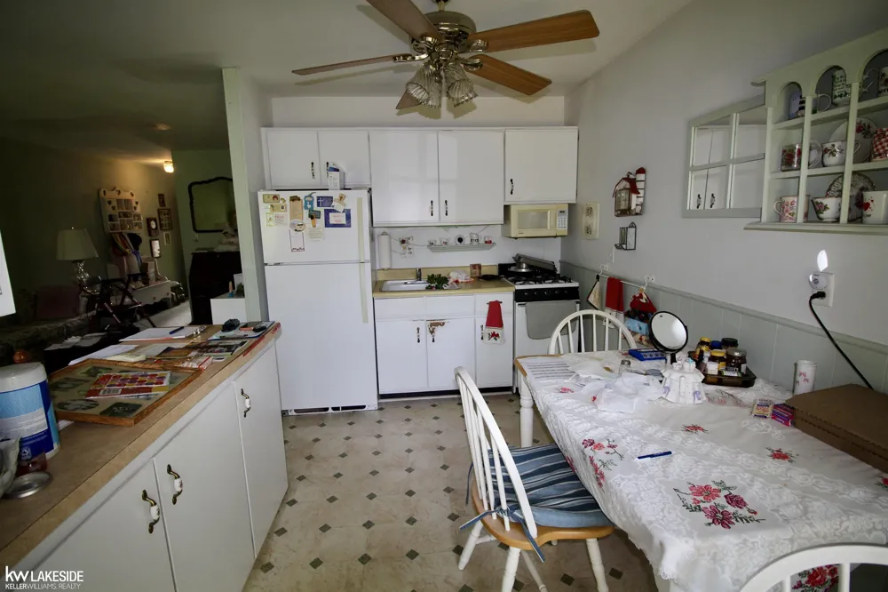 263 Carlson Street Mt Clemens City, MI 48043