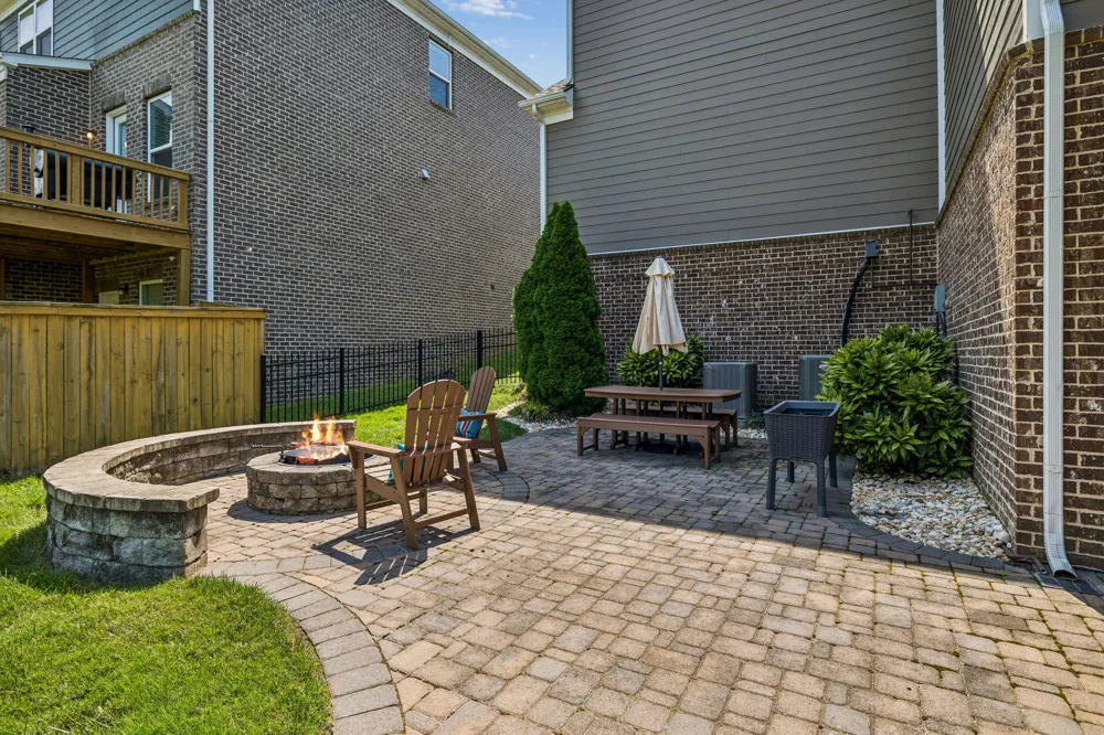 1092 Amelia Park Dr Franklin, TN 37067