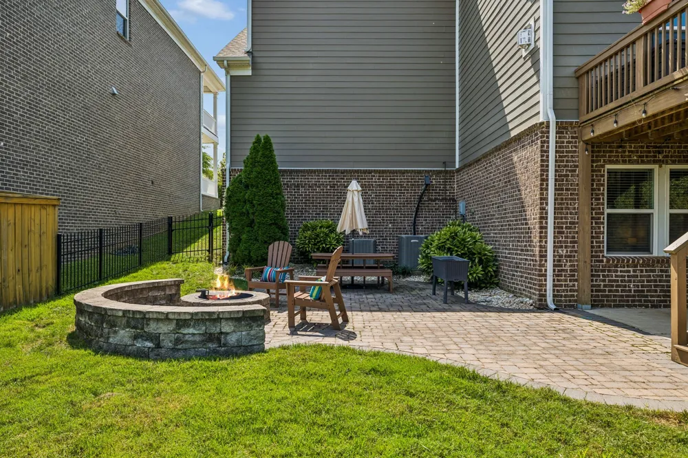 1092 Amelia Park Dr Franklin, TN 37067