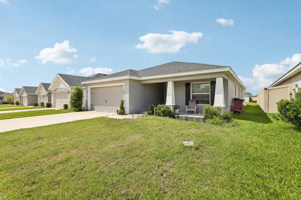 1042 CORSO DR Winter Haven, FL 33884