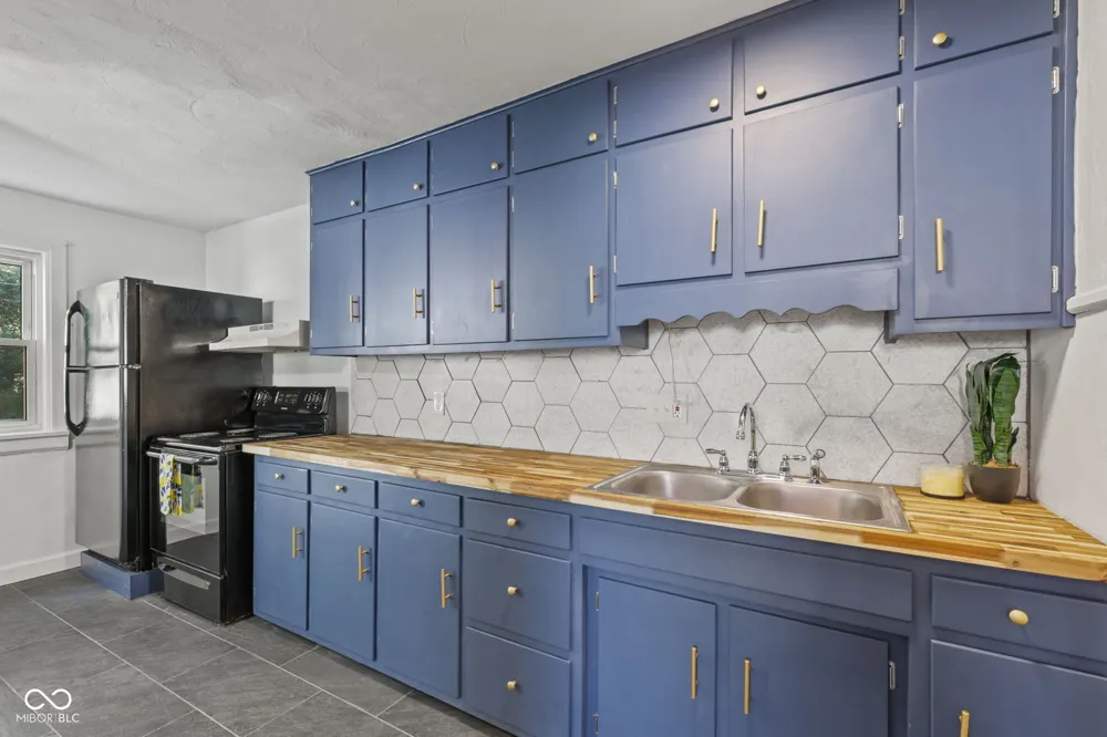 320 E 34th Street Anderson, IN 46013