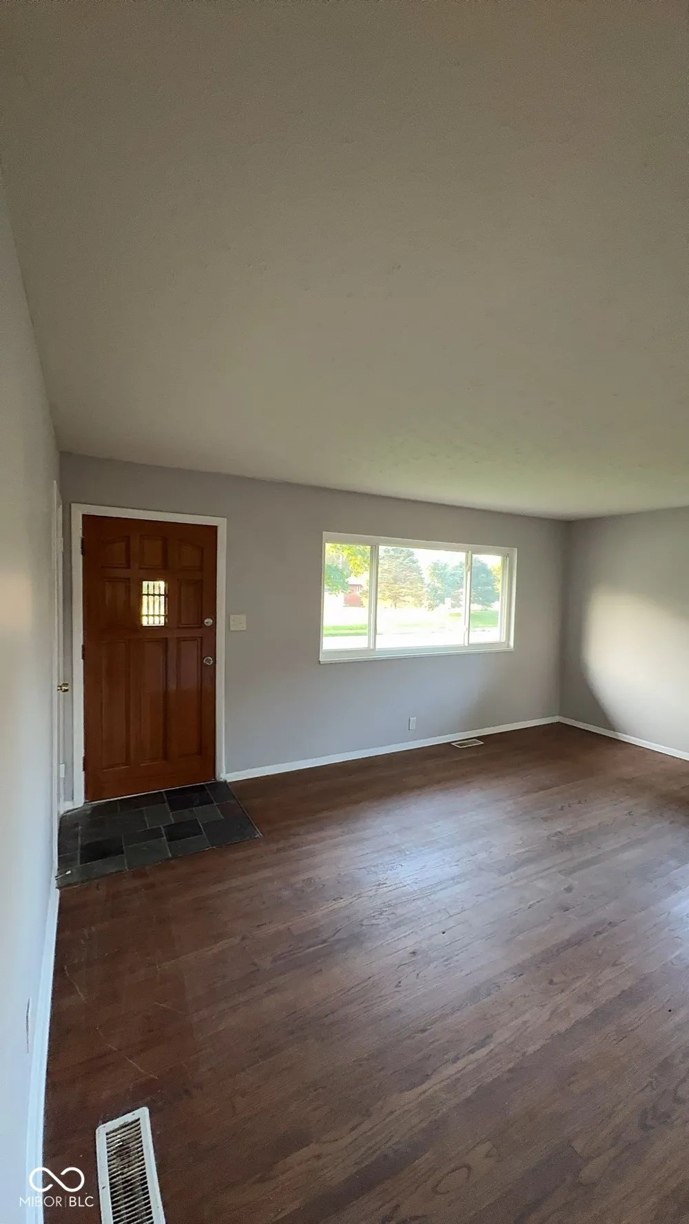 2462 Mann Drive Beech Grove, IN 46107