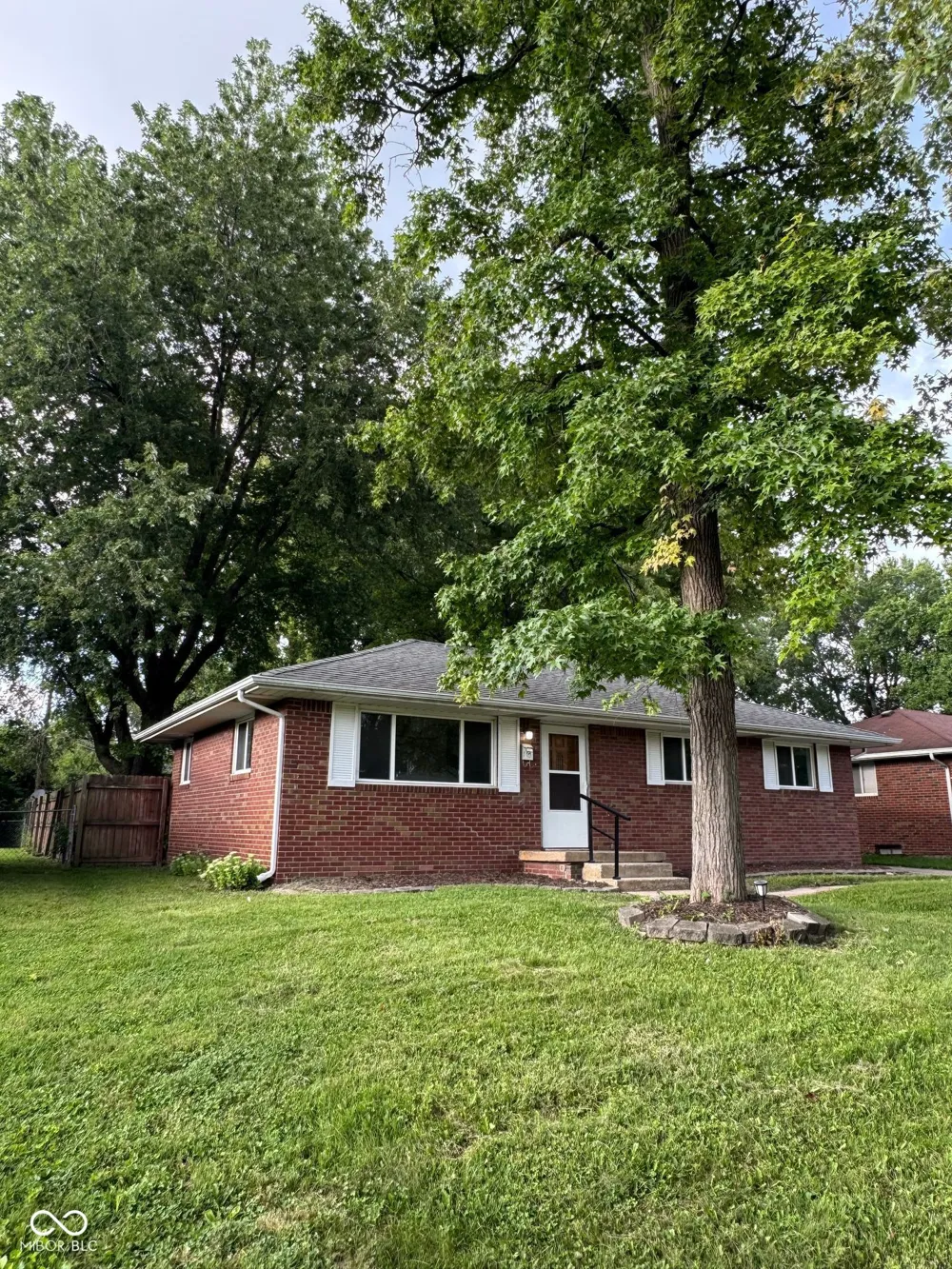 2462 Mann Drive Beech Grove, IN 46107
